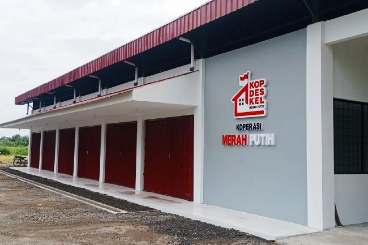 Abaikan Aturan Papan Nama Proyek, Sederet Gerai KDMP di Rembang Tuai Sorotan Publik
