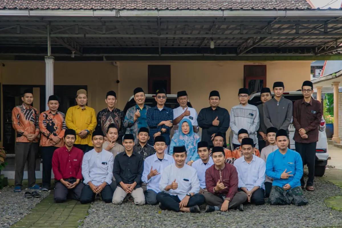 Sinergi Civitas Akademika: Yayasan Pendidikan Usmani Gelar Halal Bihalal di Kediaman KH. Hamim Kholili