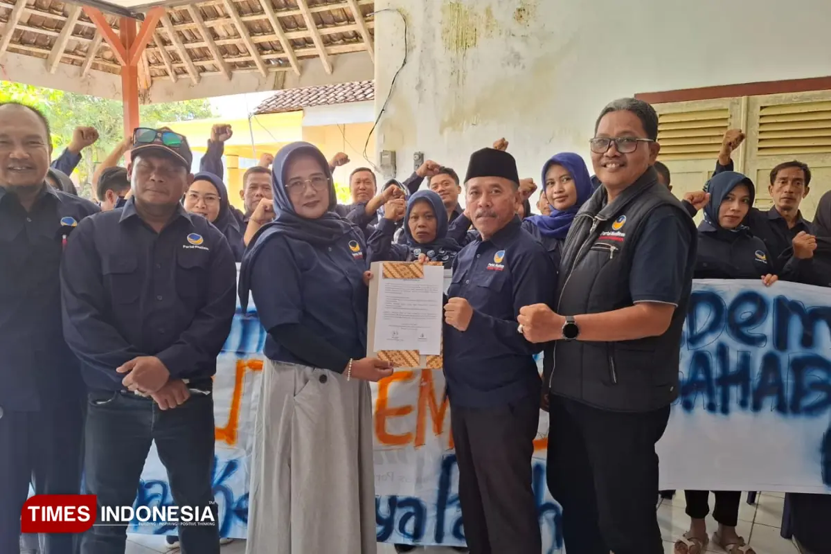 Kader NasDem Pacitan Protes Sampul Majalah, Tuntut Media Minta Maaf ke Surya Paloh
