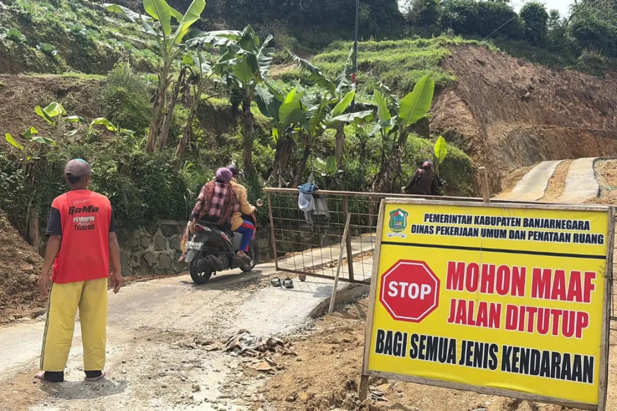 Jalan Darurat Kaliireng Banjarnegara Sudah Bisa Dilalui, Warga Diminta Waspada