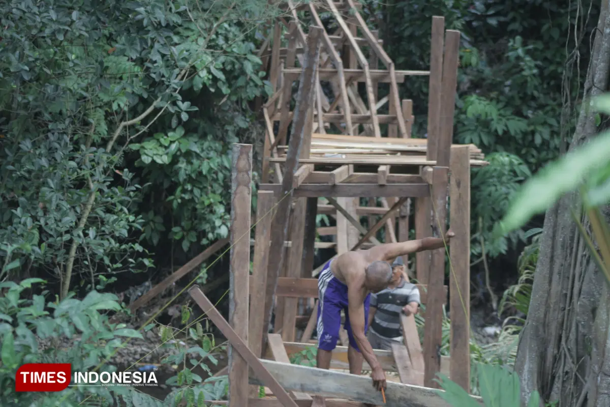Jembatan Sentong Segera Dibongkar, Pemkab Bondowoso Siapkan Akses Darurat untuk Pejalan Kaki