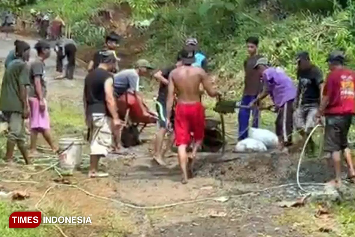 Jalan Rusak Parah, Warga Pangadegan Kota Banjar Tagih Janji Perbaikan