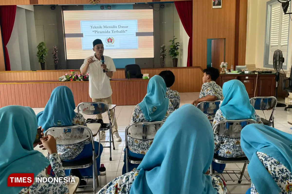 Safari Jurnalistik PWI Jombang Masuk Sekolah dan Kampus, Bekali Generasi Muda Melek Media