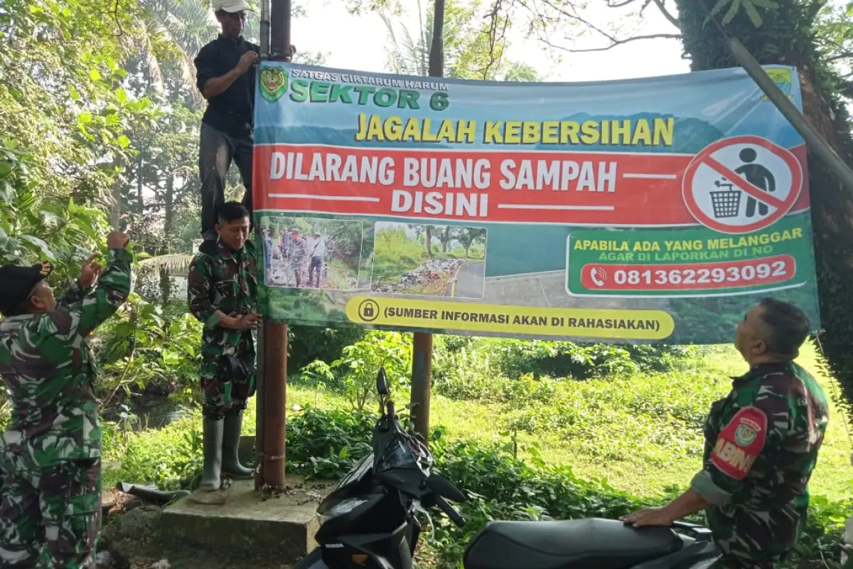 Satgas Citarum Harum Sektor 6 Sebar Spanduk Larangan Buang Limbah di Wilayah Cianjur