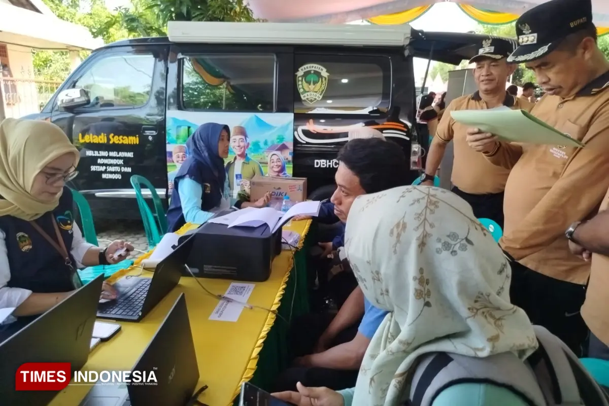 Bupati dan Wabup Madiun tinjau pelayanan adminduk