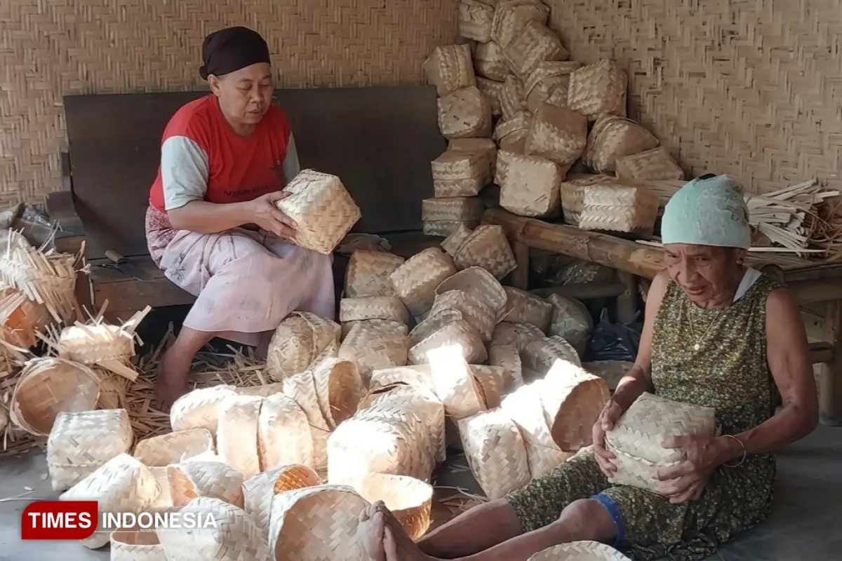 Harga Plastik Naik, Besek Bambu Banyuwangi Diserbu Pembeli hingga Harus Inden