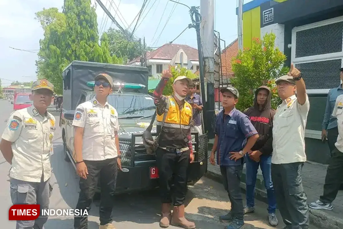 membersikan bentangan kabel Internet 2