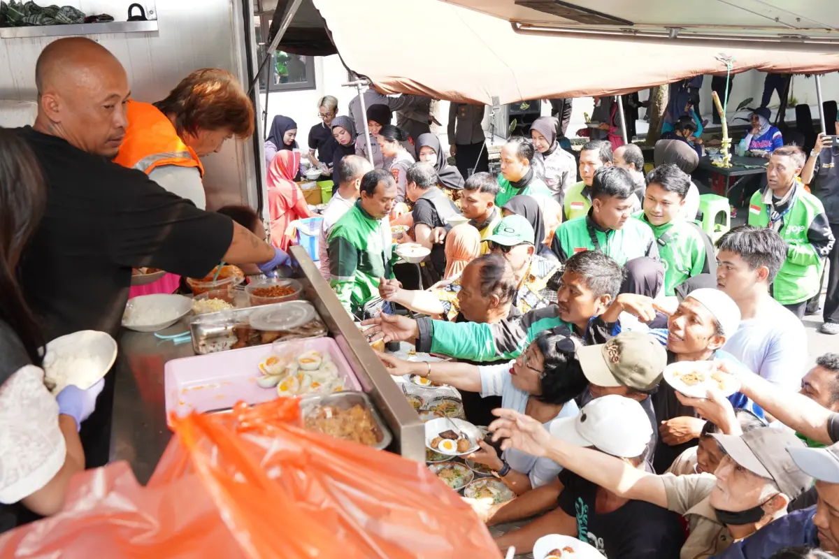 500 Porsi Ludes dalam 30 Menit, Cara Polresta Malang Kota Rangkul Warga Lewat Makan Gratis
