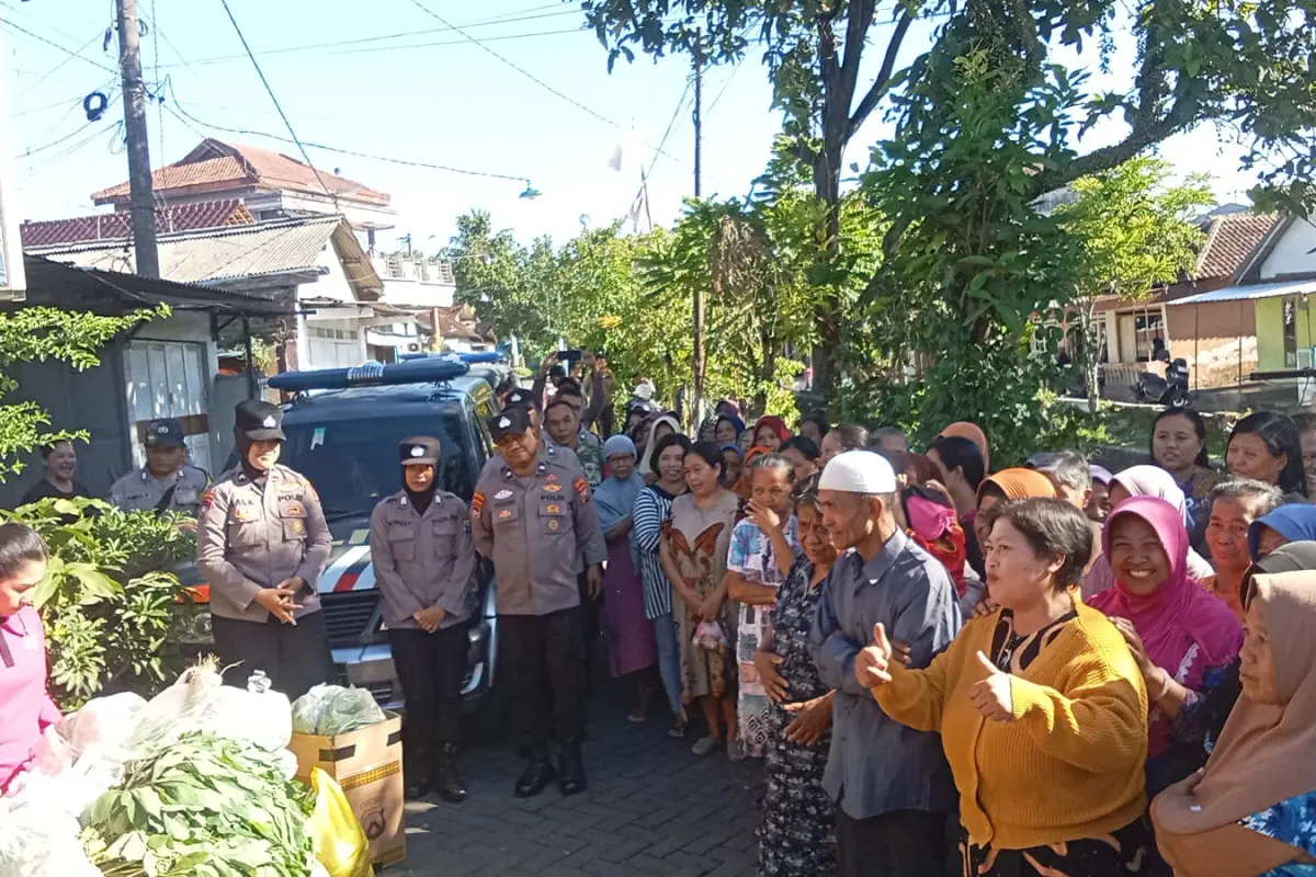 Program Sayur Gratis Polresta Banyuwangi Diserbu Warga
