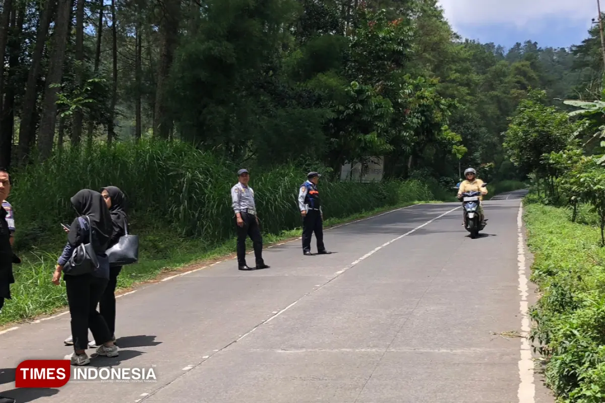 Bentuk Ikhtiar, Warga Kirim Doa di Jalur Klemuk Kota Batu