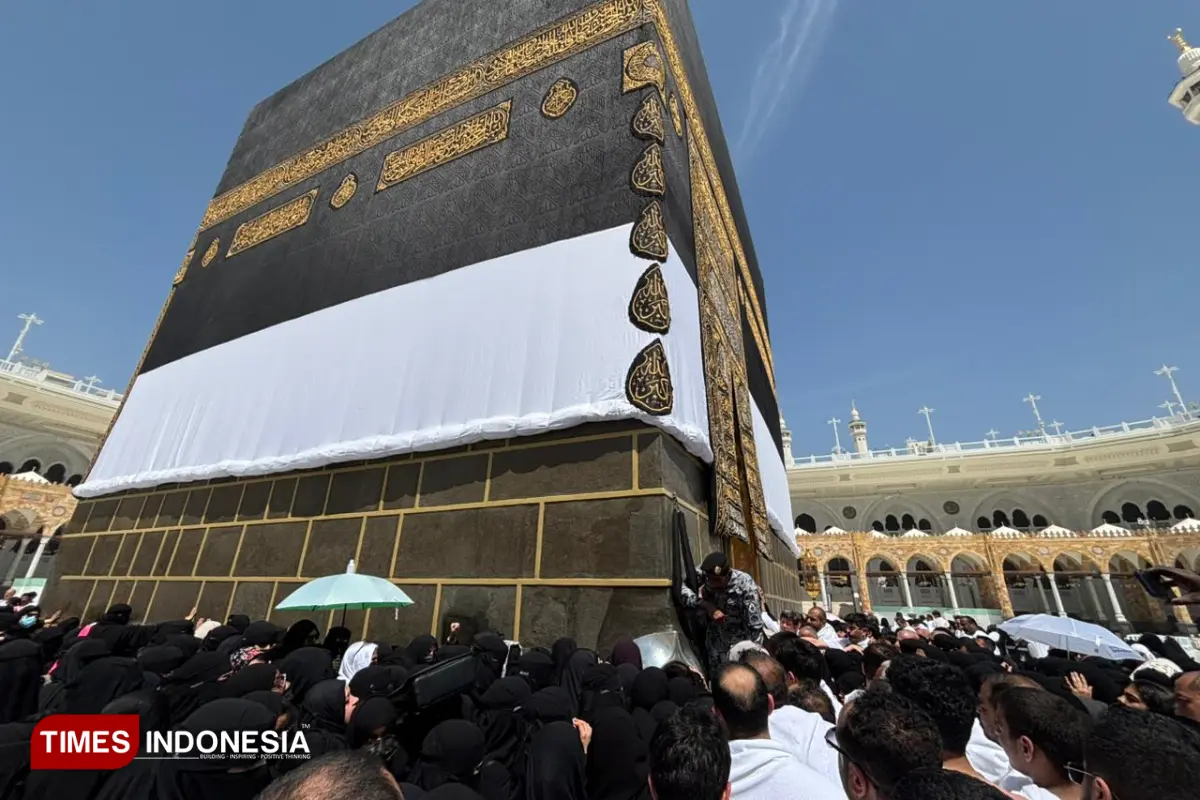 Cegah Dehidrasi dan Bibir Pecah, Jemaah Haji Diimbau Bawa Botol dan Rutin Minum