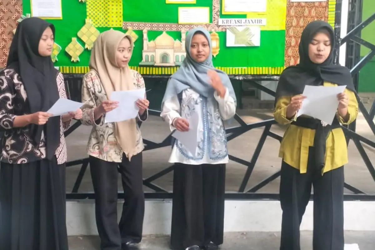 Semangat Kartini Hidup di SMA Islam NU Pujon: Dari Pawai Batik hingga Lensa Kreativitas Siswa