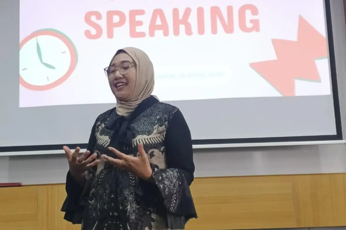 Dosen Ilmu Komunikasi Unmer Malang Latih Guru Taman Kanak-Kanak di Malaysia