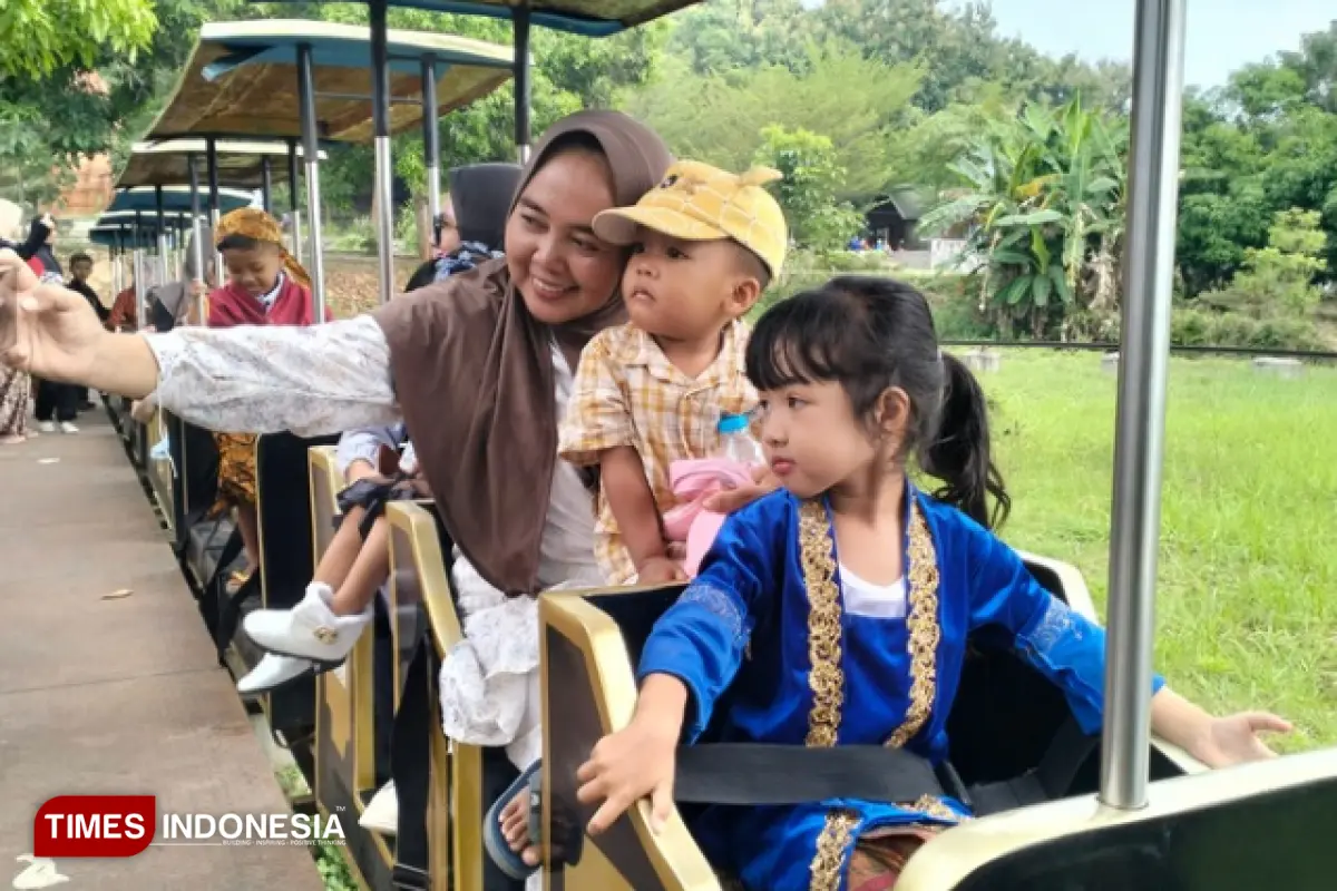 Semangat Hari Kartini, Wisata Wagos Gratiskan Tiket untuk Pengunjung Berbaju Adat