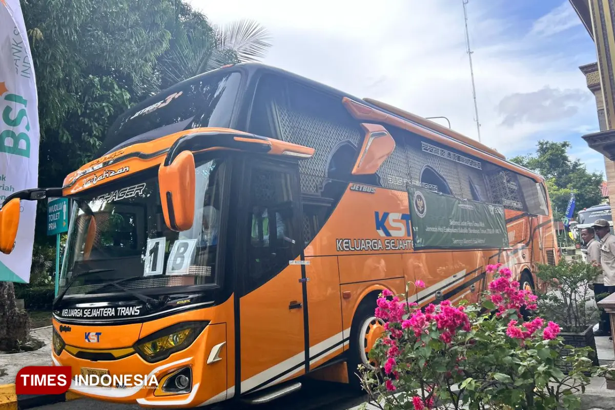 Kloter 1-2 Jemaah Haji Asal Probolinggo Embarkasi Surabaya Berangkat ke Tanah Suci