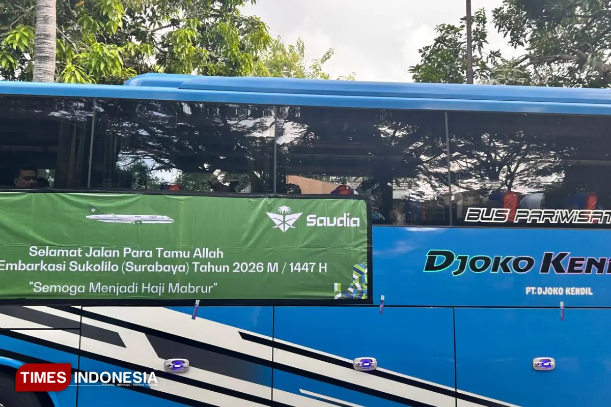 Bus yang mengangkut calon jemaah haji 2