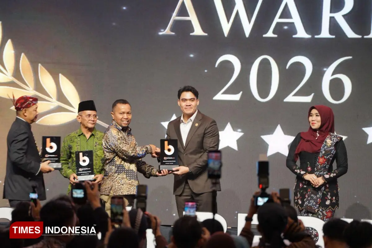 Ketua Gerindra Surabaya Cahyo Harjo Prakoso Raih Penghargaan Tokoh Muda Dedikatif