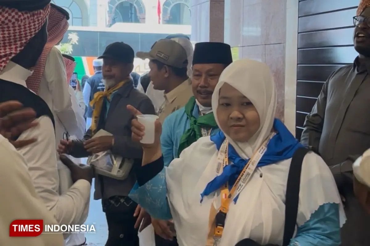 Jemaah Haji Indonesia Tiba di Madinah, Disambut Shalawat Badar hingga Air Zamzam di Depan Masjid Nabawi