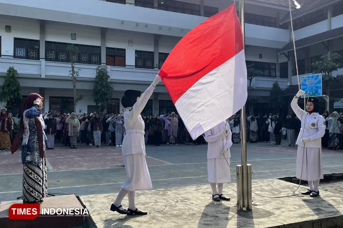 Peringatan Hari Kartini di MTs Almaarif 01 Singosari Tanamkan Karakter Positif dan Semangat Berkarya
