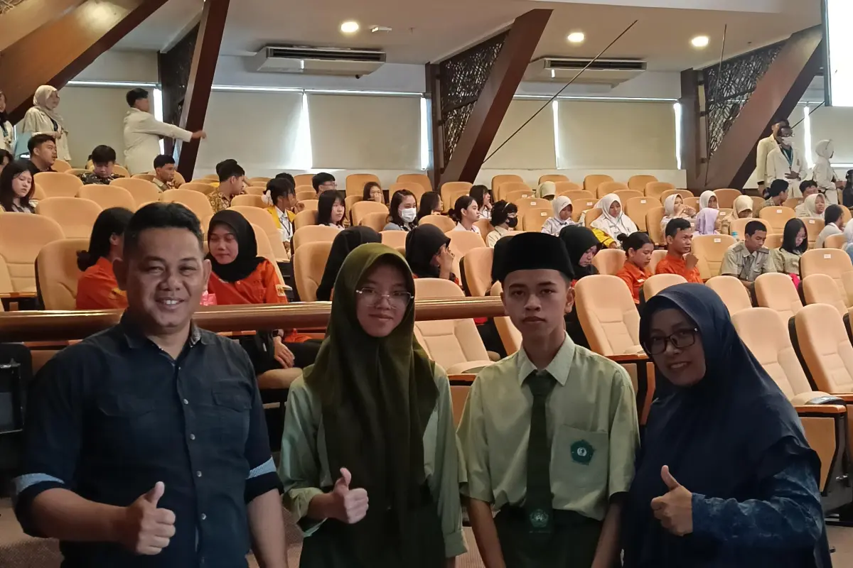 Siswa SMA Islam NU Pujon Ukir Semangat Olimpiade Bahasa Inggris di Surabaya