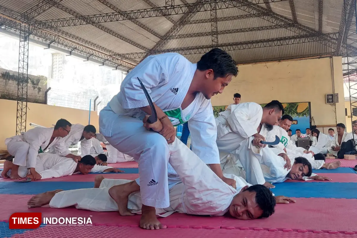 Asah Kemampuan, Polresta Banyuwangi Pertajam Jurus Bela Diri Anggota