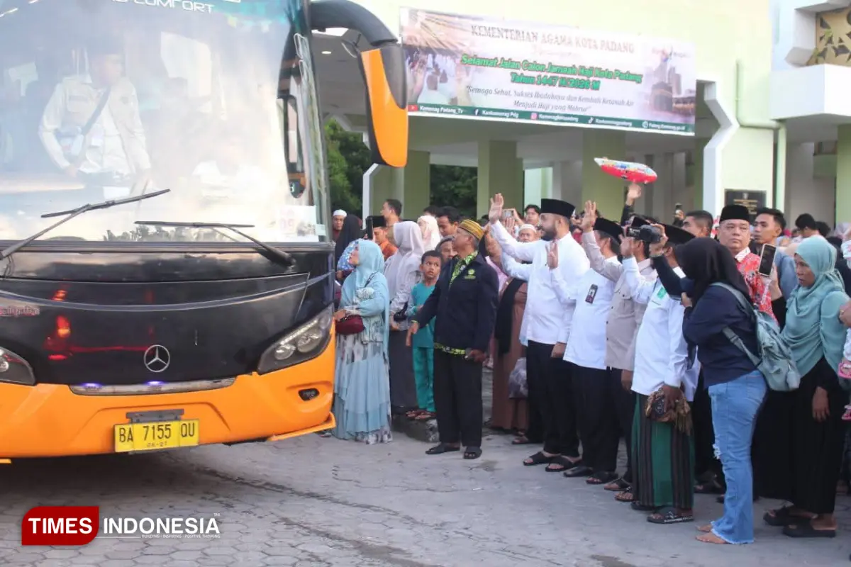 Lepas 386 Jemaah Haji, Wali Kota Padang: Doakan Kemajuan dan Kesejahteraan Kota