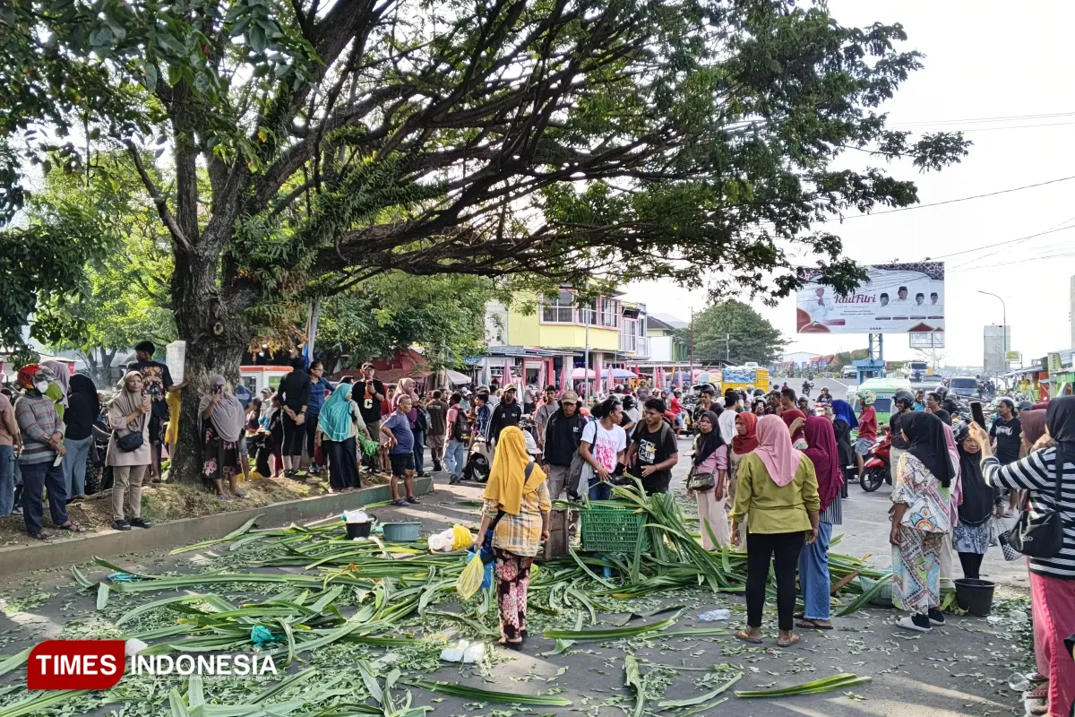 Pedagang Pandan Kota Ternate Protes Kebijakan Relokasi Tempat Jualan