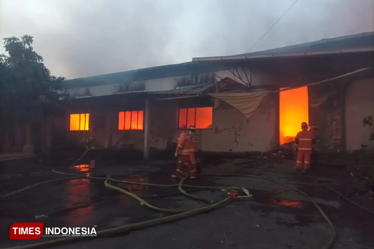 Kebakaran Gudang Pabrik Rokok di Malang Berhasil Dipadamkan, Tak Ada Korban Jiwa