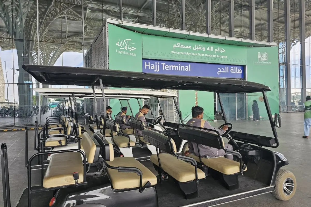 Bandara Amir Mohammad bin Abdul Aziz Berikan Fasilitas Golf Car dan Kursi Roda Gratis bagi Jemaah Haji