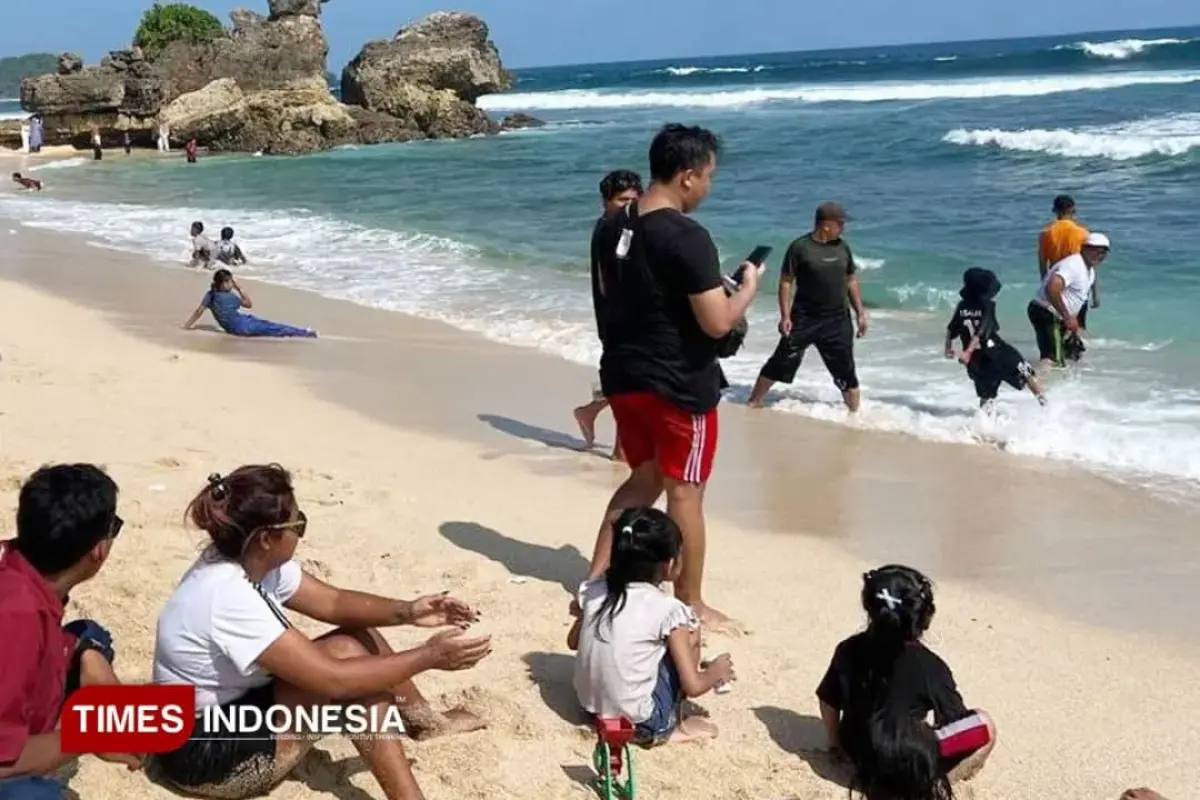 Pemkab Malang Tekankan Keselamatan Pengunjung, Pengelola Pantai Diminta Perkuat Pengamanan