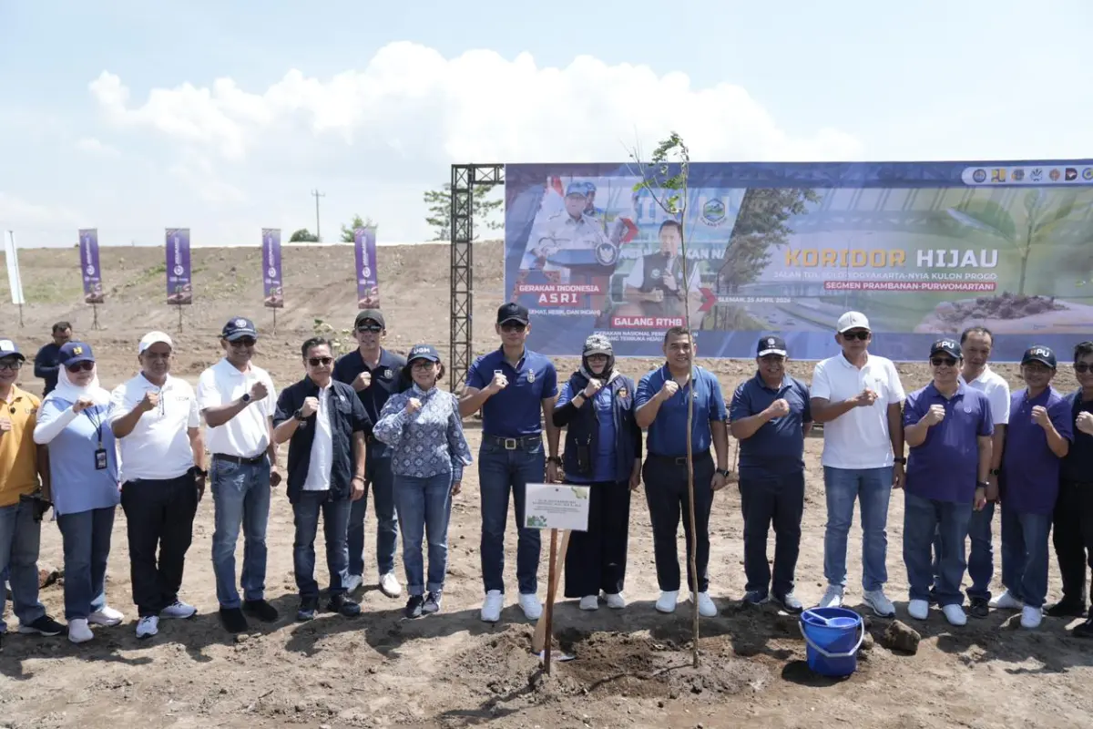 Wabup Sleman dan Menko IPK Tanam Pohon di Tol Prambanan–Purwomartani, Jaga Ekosistem dan Estetika