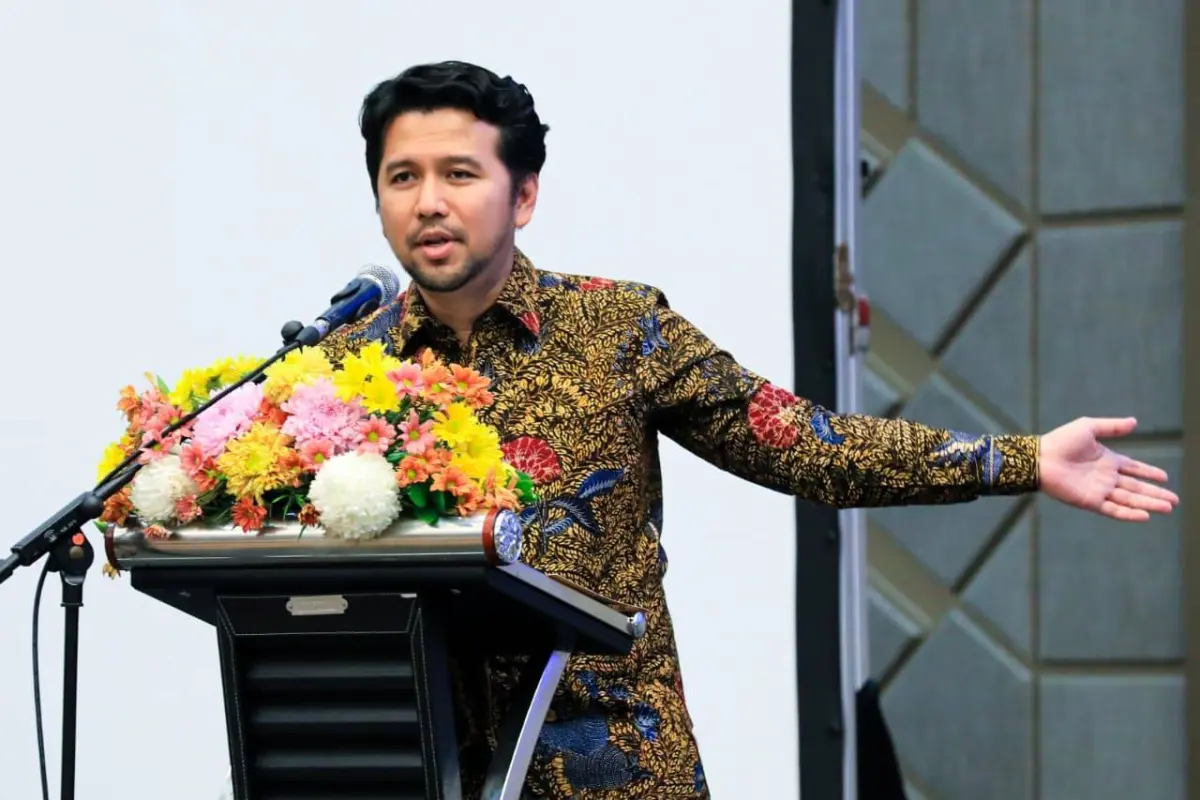 Emil Dardak Ajak Alumni UNS Bersinergi Bangun Jawa Timur