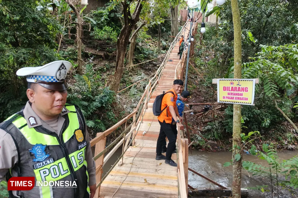 Diperbaiki! Jembatan Darurat di Sentong Bondowoso Alami Kerusakan Diterjang Banjir