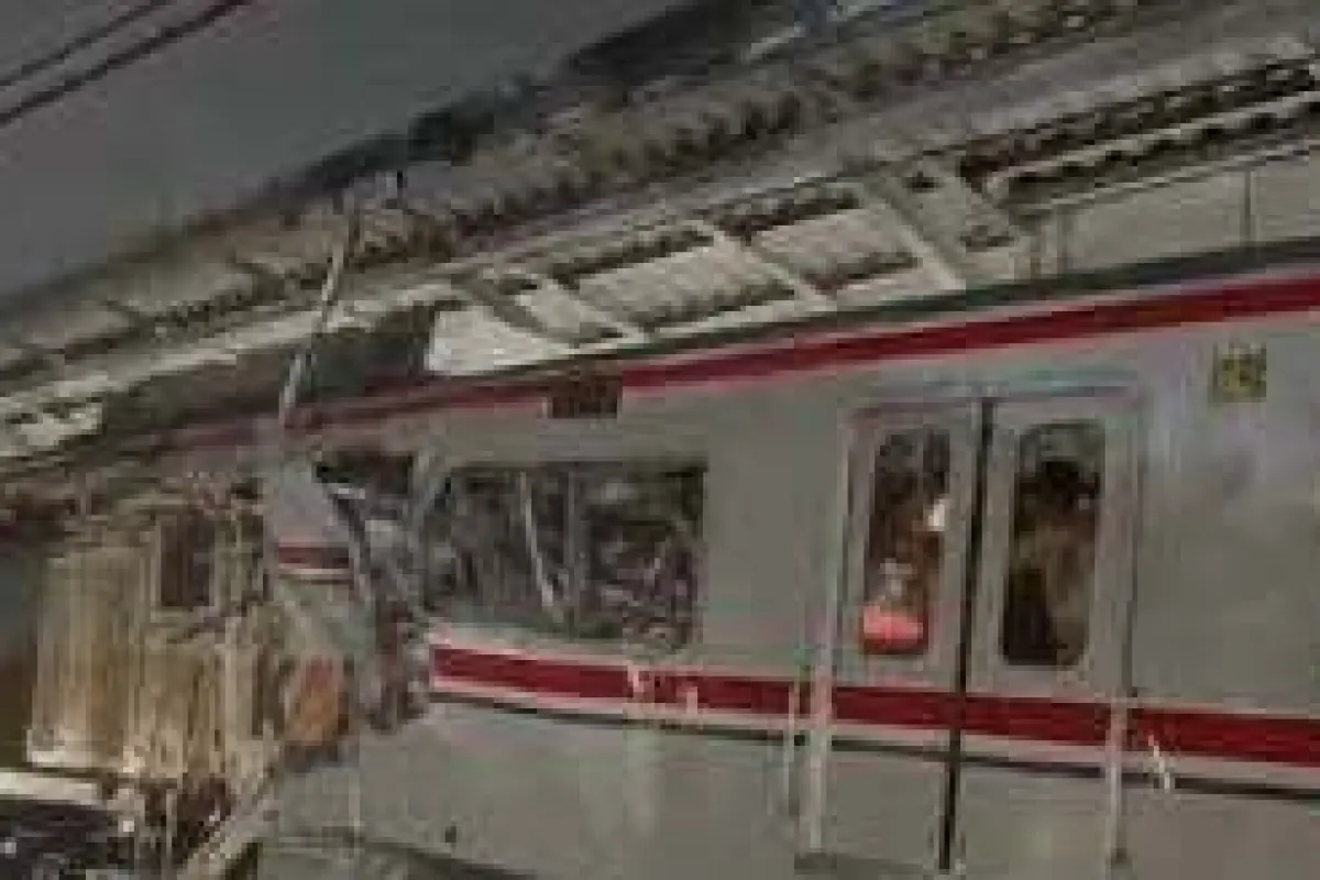 KA Argo Bromo Anggrek Tabrak KRL di Bekasi Timur, Penumpang Panik dan Sejumlah Korban Luka