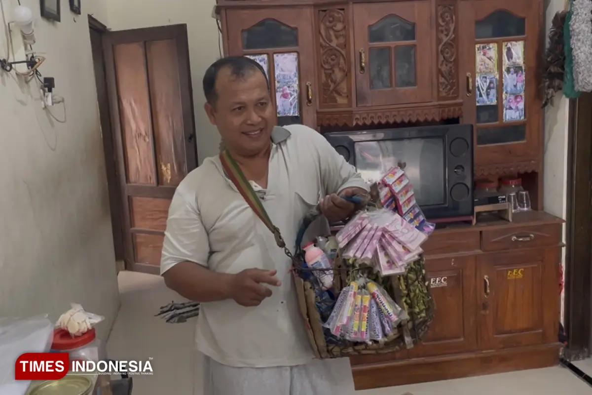 Tekun Menabung selama 29 Tahun, Kisah Pedagang Asongan di Jombang Wujudkan Mimpi Naik Haji