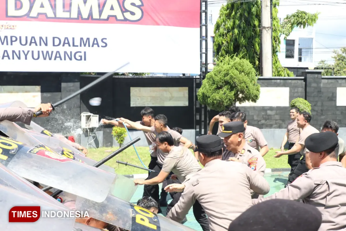Asah Kesiapsiagaan, Personel Polresta Banyuwangi Digembleng Latihan Dalmas