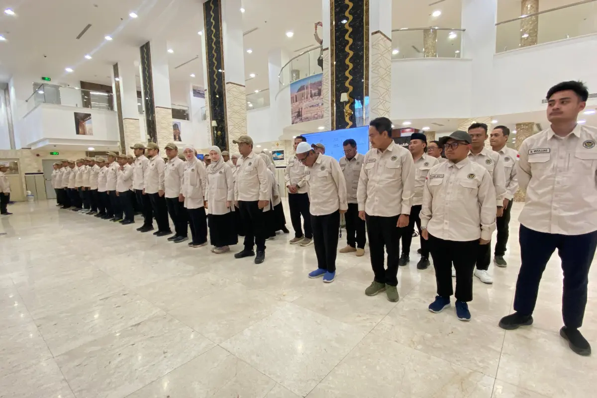 Dibantu Petugas, Jemaah Haji Asal Batam Ingin Putrinya Jadi Petugas Haji