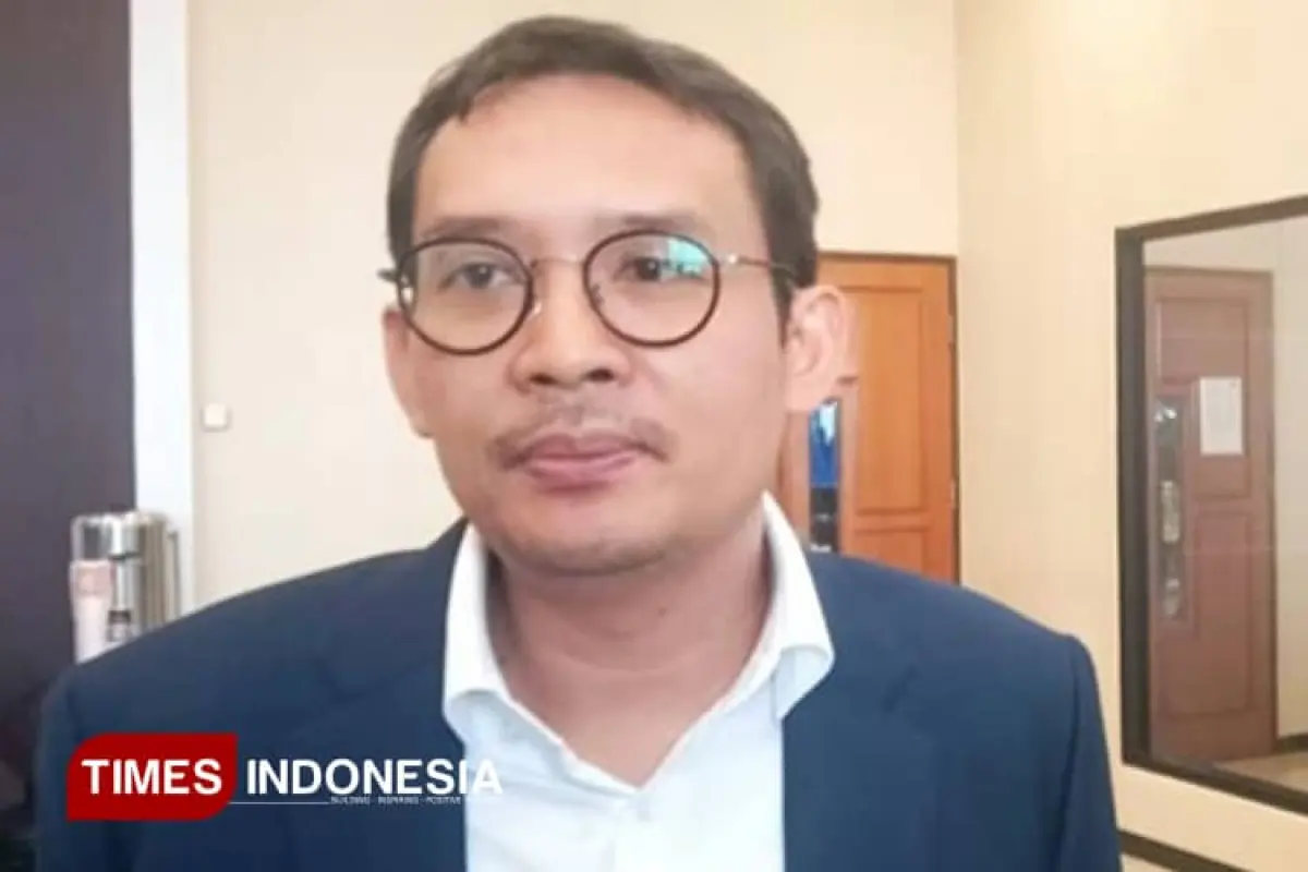 Ahmad Erani Yustika Resmi Jadi Komisaris PLN, Perkuat Perspektif Kebijakan Energi Nasional