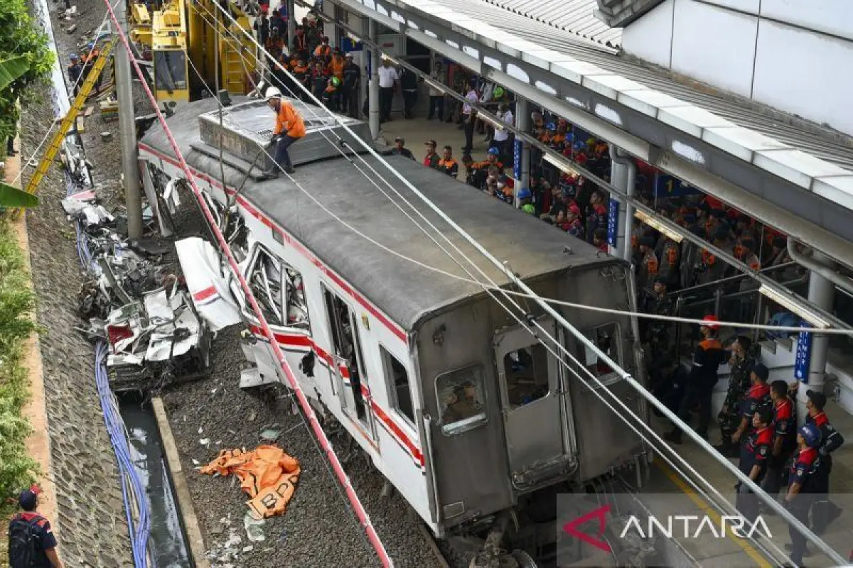 Korban Meninggal Kecelakaan KA Bekasi Timur Bertambah Jadi 16 Orang