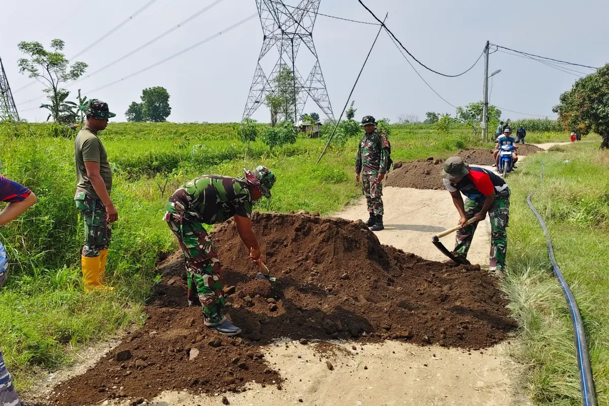 TMMD 128 Gresik Percepat Pembangunan Jalan Desa Slempit untuk Dongkrak Akses Warga