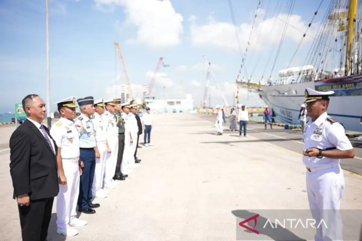 Misi Diplomasi Maritim, KRI Bima Suci Berlabuh di Singapura