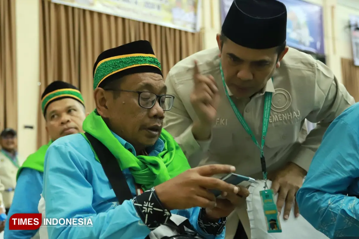 Kloter 6 Tiba di Asrama Haji Padang, Ketua PPIH Ingatkan Jemaah Jaga Kartu Nusuk
