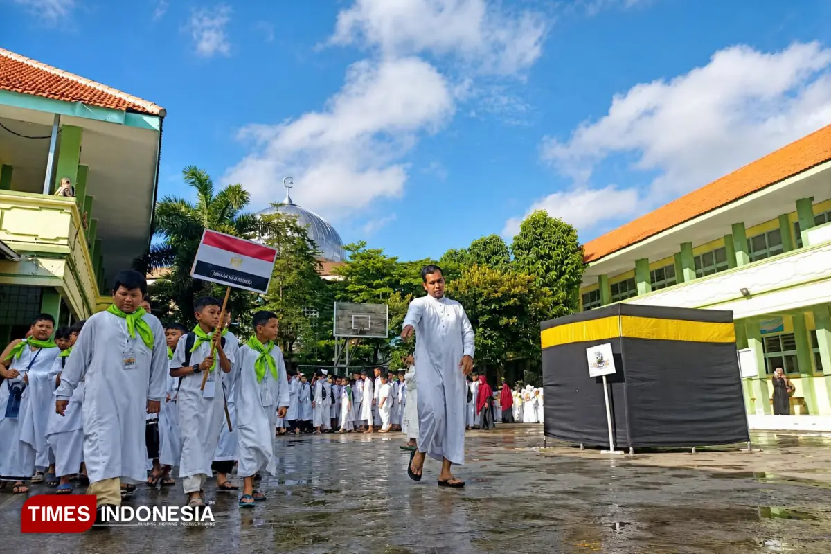 Bak di Tanah Suci, Ribuan Pelajar Perguruan Al-Irysad Al-Islamiyyah Banyuwangi Belajar Manasik Haji