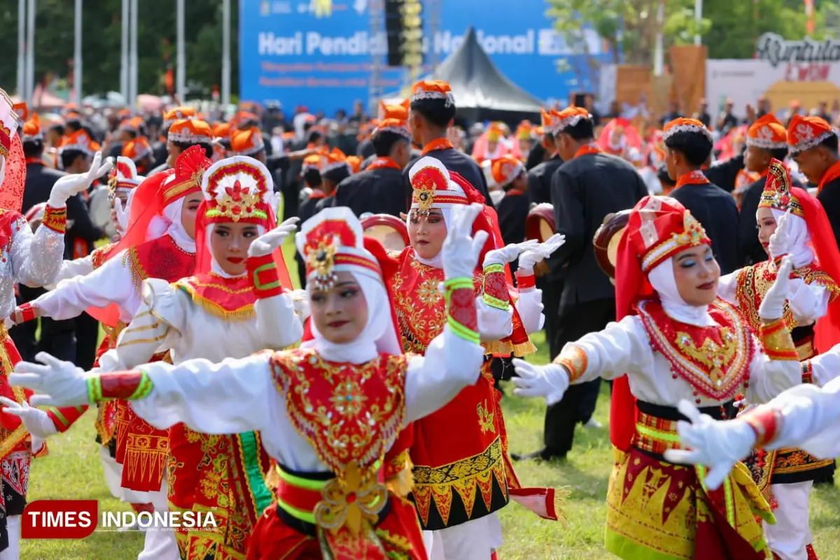 Atraksi Kuntulan Ewon di Banyuwangi Jadi Peringatan Hardiknas 2026 Terbaik se-Indonesia