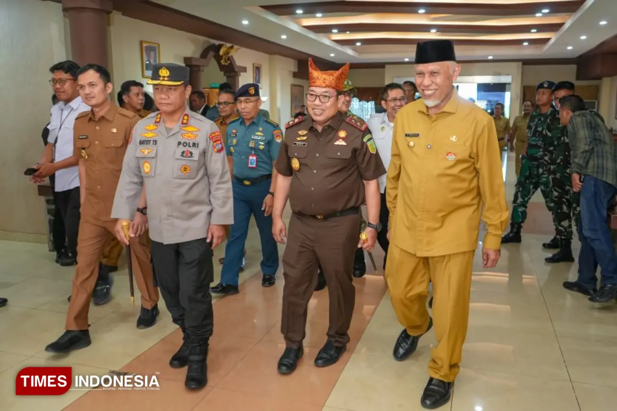 Gubernur Sumbar Mahyeldi Ansharullah Sambut Dedie Tri Hariyadi sebagai Kajati Baru