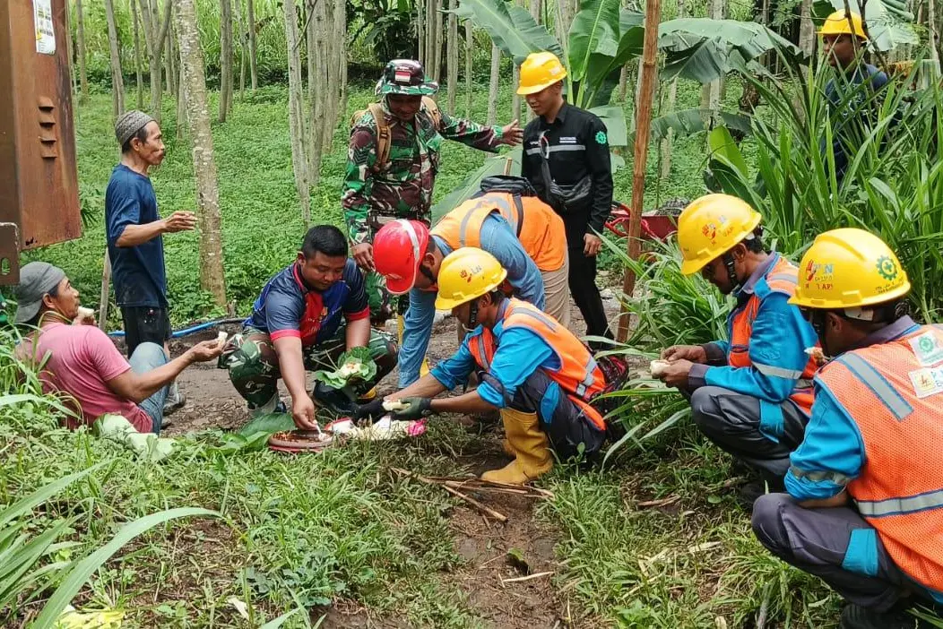 TMMD 128 Probolinggo dan PLN Bersinergi, Kebersamaan Warga Jadi Energi