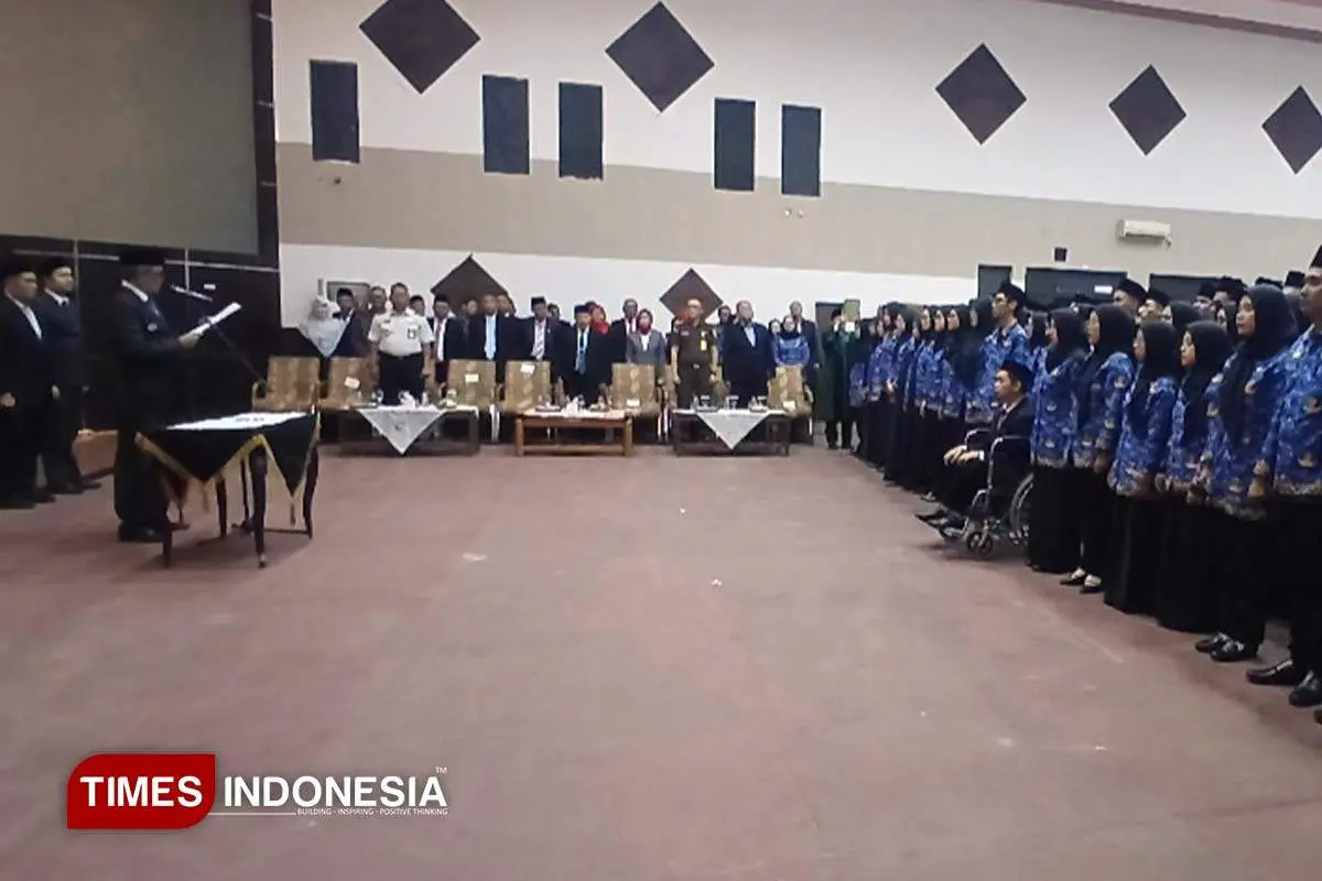 Lantik PNS dan Pejabat Baru, Wali Kota Banjar: Jadilah Pelayan Publik, Bukan Mau Dilayani
