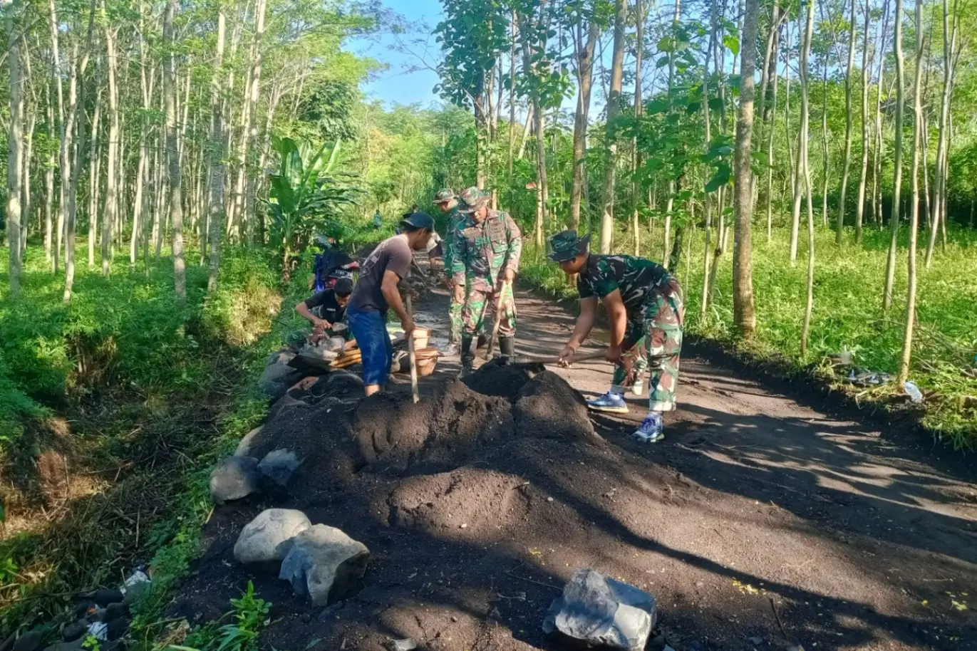 Peran Strategis TPT TMMD 128 Probolinggo, Dari Mitigasi Longsor hingga Keamanan Warga