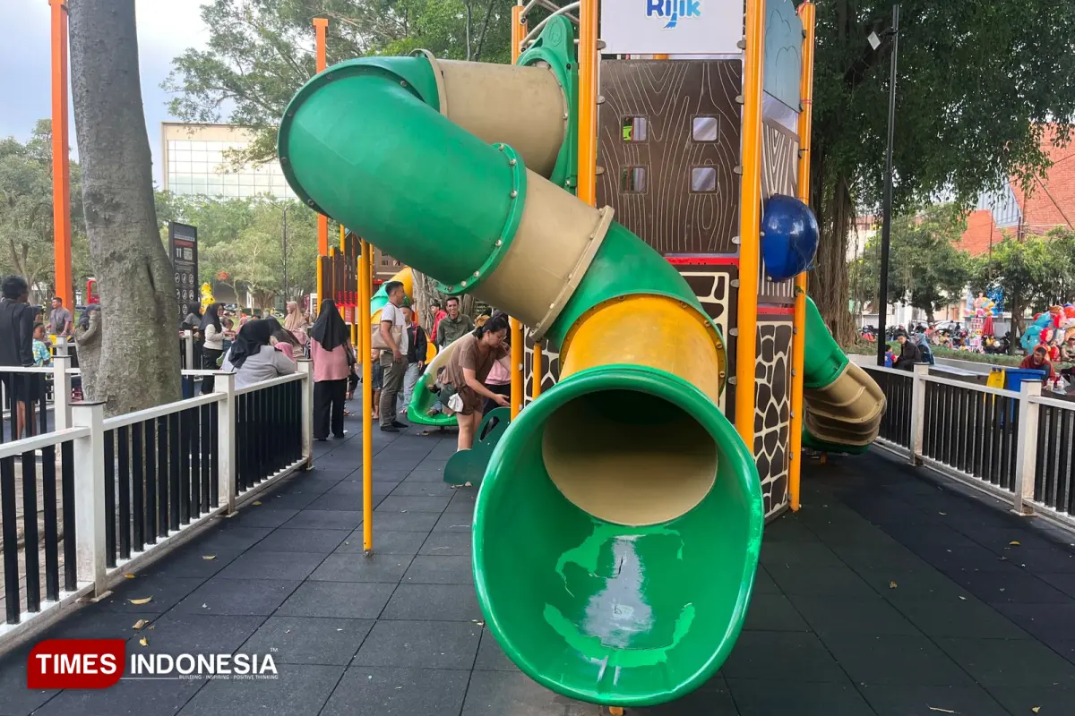 DLH Kota Malang Jelaskan Kerusakan Playground Alun-alun Merdeka, Bukan Fasilitas Baru