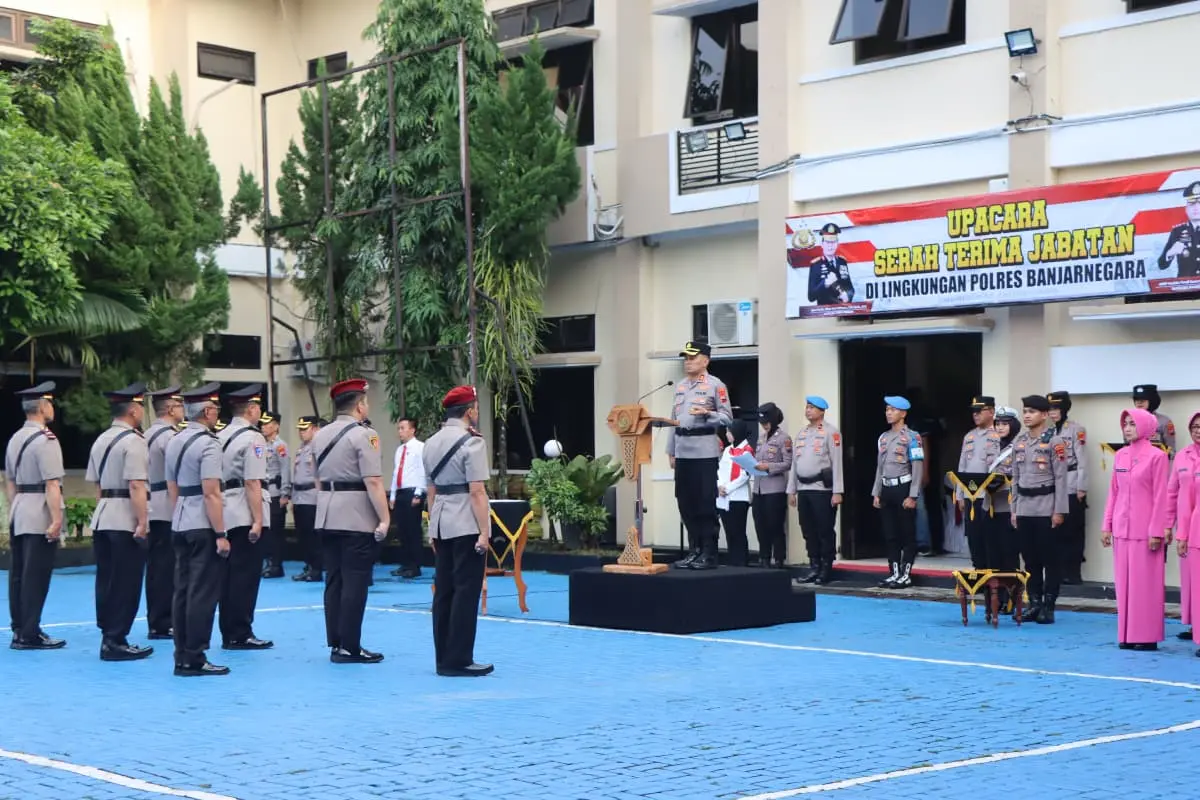 Ganti Dua Kasat dan Tiga Kapolsek, Kapolres Banjarnegara Minta Pejabat Baru Segera Adaptasi
